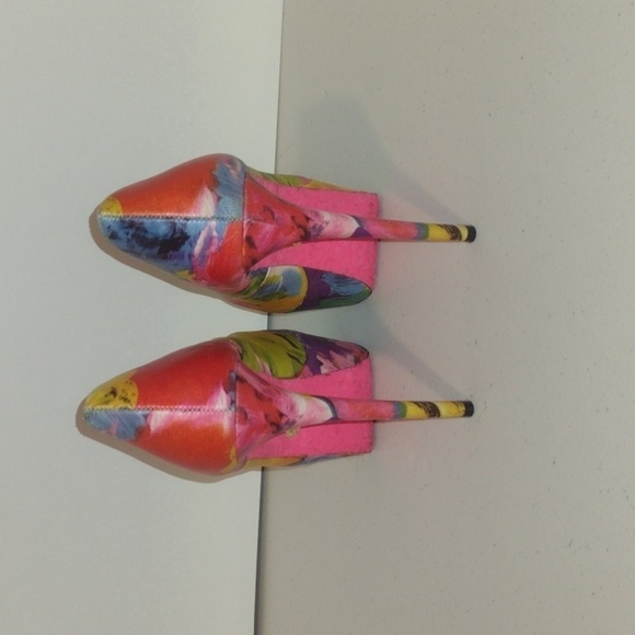 Betsey Johnson Bridgitt Multicolor Platforms Heels size 8m - Picture 5 of 12